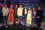 Salim Merchanr, Anu Malik, Dharmendra, Sunidhi Chauhan on the sets of Indian Idol in Filmcity on 27th July 2010 (15).JPG